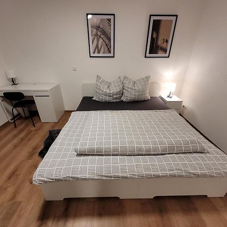 Living Flat, Eine Wohnung Mit Zwei Schlafzimmern Und Balkon Шорндорф Екстер'єр фото