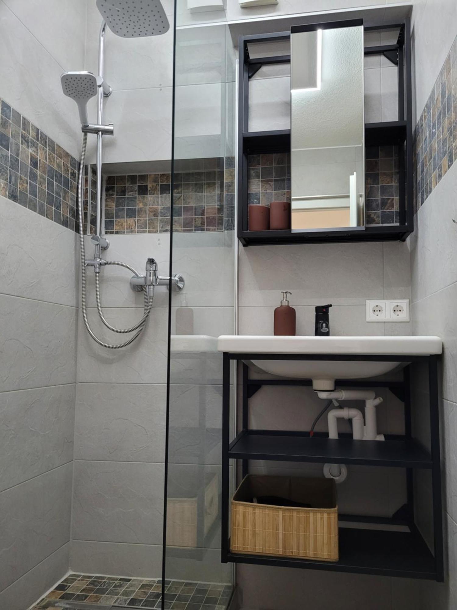 Living Flat, Eine Wohnung Mit Zwei Schlafzimmern Und Balkon Шорндорф Екстер'єр фото