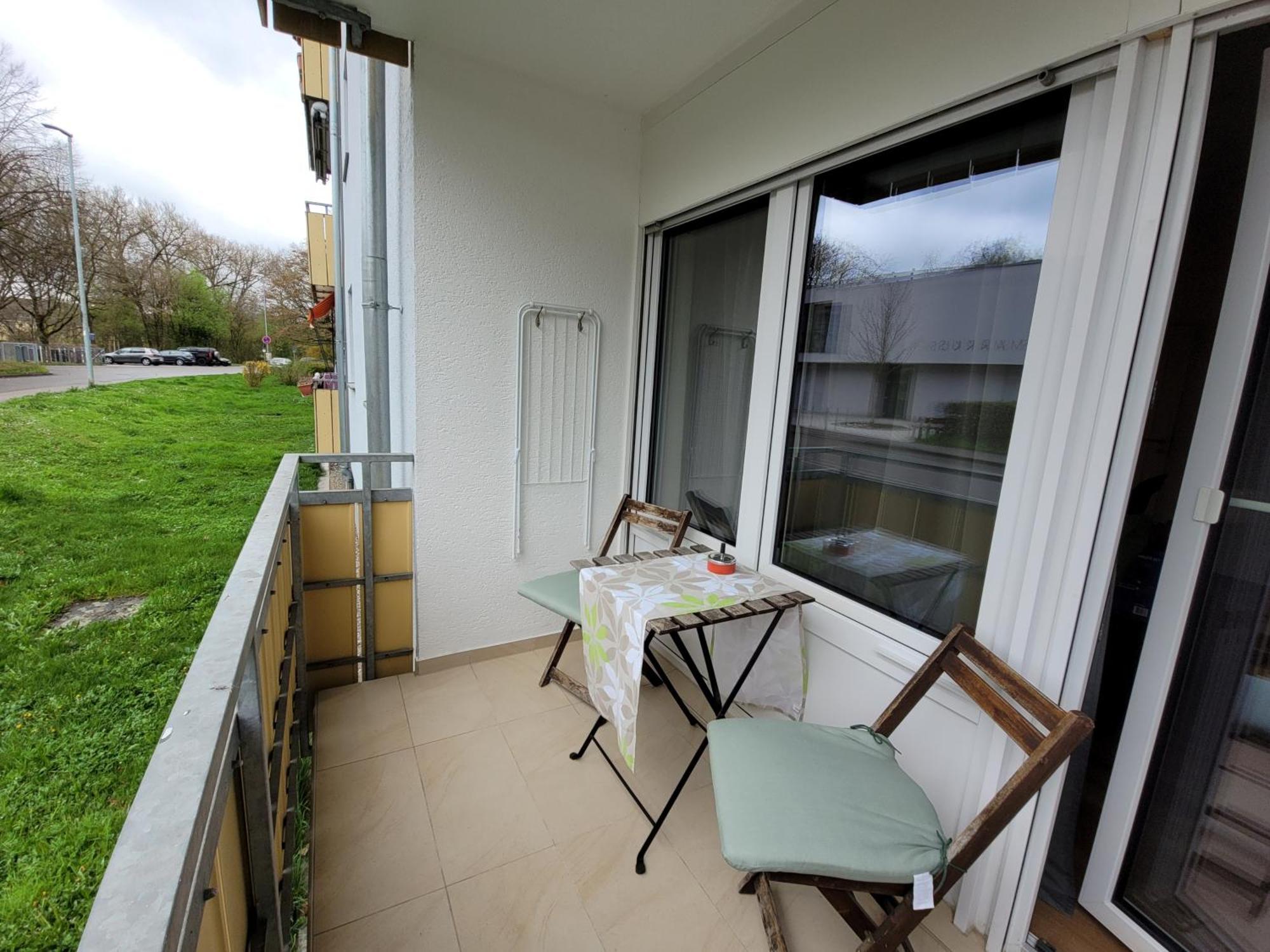 Living Flat, Eine Wohnung Mit Zwei Schlafzimmern Und Balkon Шорндорф Екстер'єр фото