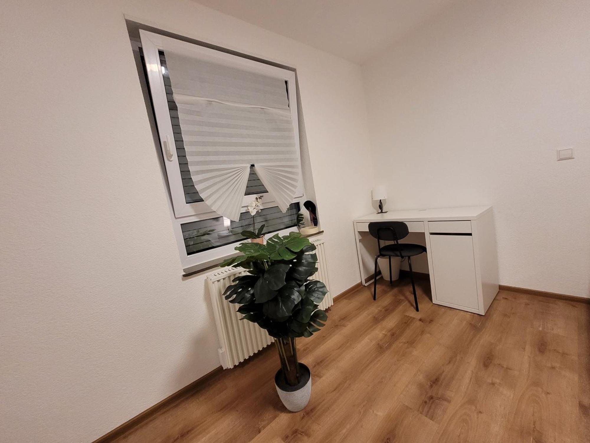 Living Flat, Eine Wohnung Mit Zwei Schlafzimmern Und Balkon Шорндорф Екстер'єр фото